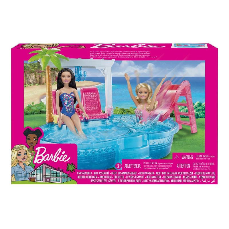 Barbie en la cheap piscina