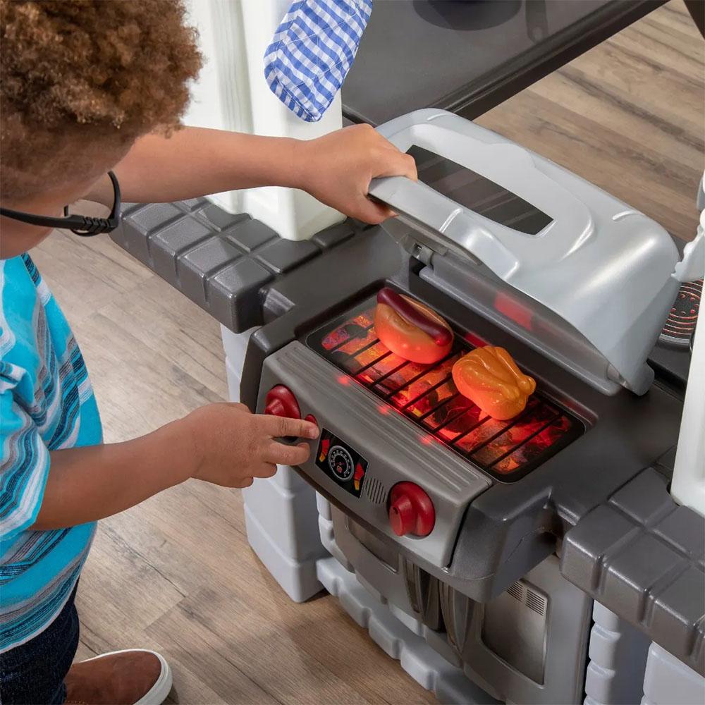 Cocina Step 2 Grand WalkIn Classic Kitchen & Grill